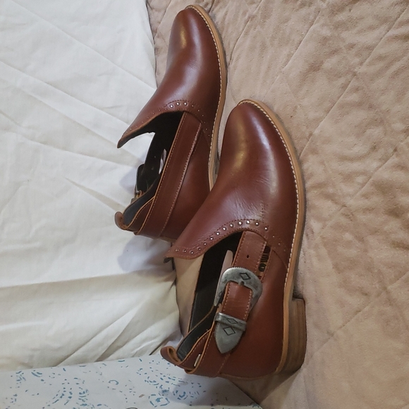 Musse & Cloud buckle Bitsy Shoes - Picture 2 of 7